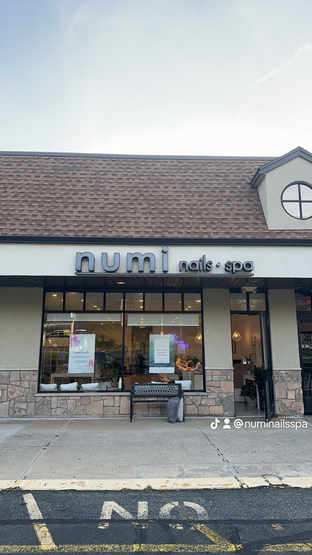 Numi Nails & Spa storefront